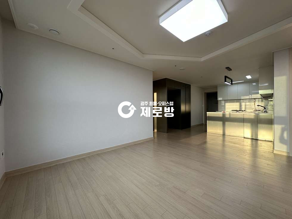 전남광주 북구 신안동 103동 신안대라수 어썸브릿지 아파트 13층 전세 2억 5,700 전세 매물번호 10281 사진 1