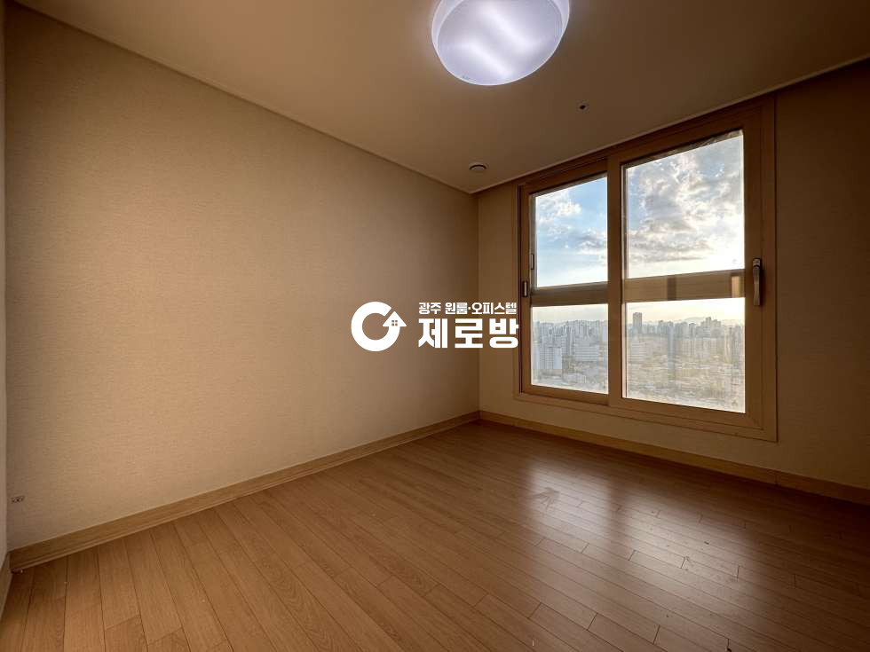 전남광주 북구 신안동 103동 신안대라수 어썸브릿지 아파트 13층 전세 2억 5,700 전세 매물번호 10281 사진 5