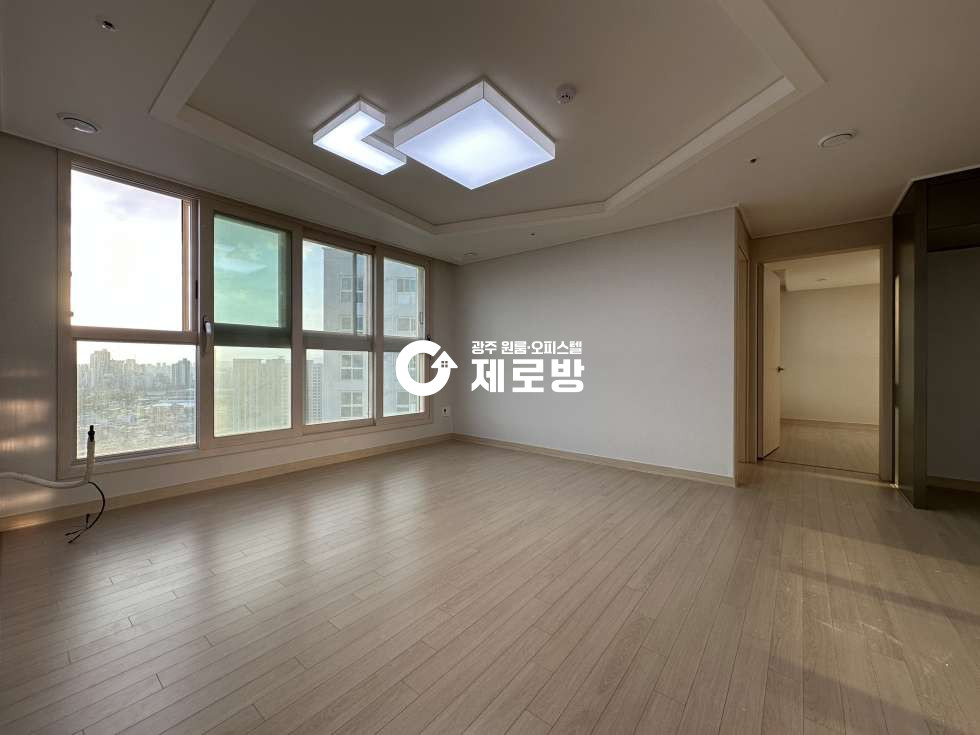 전남광주 북구 신안동 103동 신안대라수 어썸브릿지 아파트 13층 전세 2억 5,700 전세 매물번호 10281 사진 7