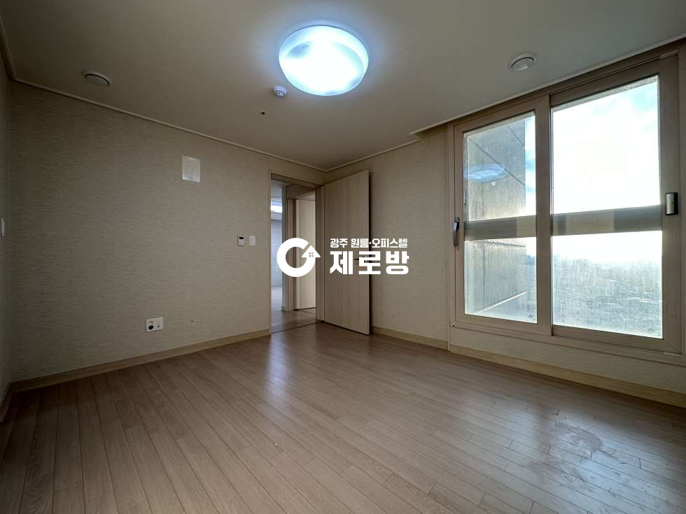 전남광주 북구 신안동 103동 신안대라수 어썸브릿지 아파트 13층 전세 2억 5,700 전세 매물번호 10281 사진 15
