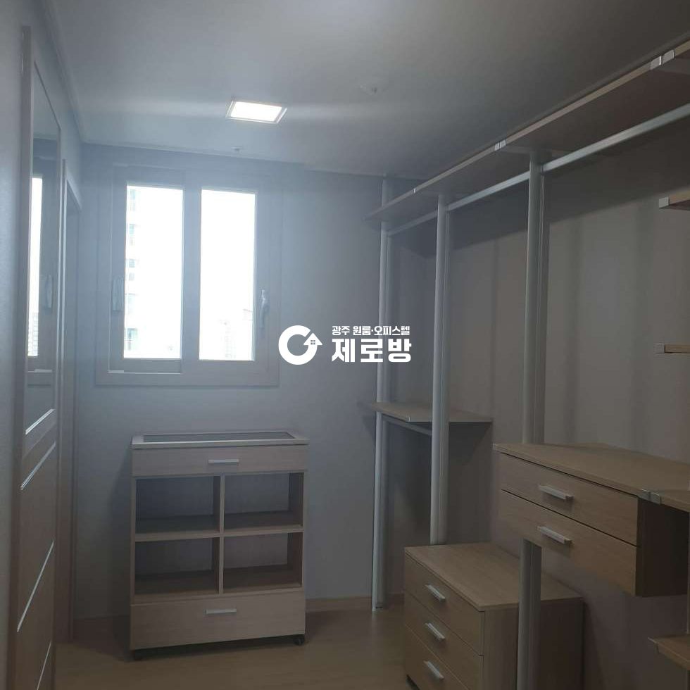 전남광주 북구 신안동 821 (모아엘가 더 스카이) 101동 * 북구신안동임대아파트 * 선호도높은A타입 4베이구조좋음 신축급 입주4년차 내부깨끗 일조권최상 전세 매물번호 10392 사진 4