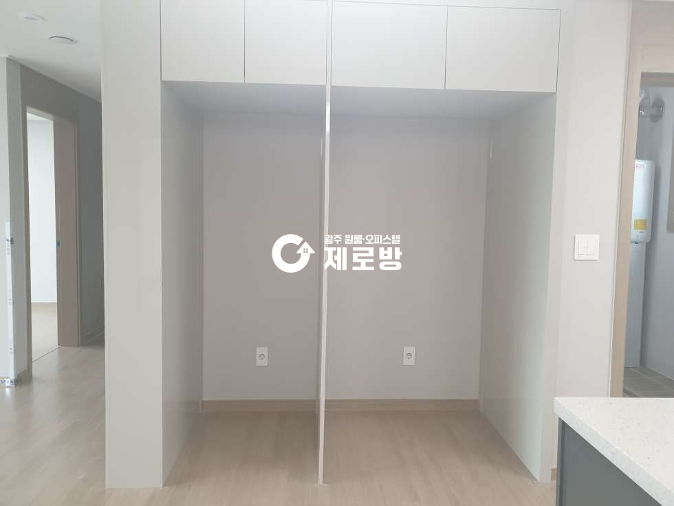 전남광주 북구 신안동 821 (모아엘가 더 스카이) 101동 * 북구신안동임대아파트 * 선호도높은A타입 4베이구조좋음 신축급 입주4년차 내부깨끗 일조권최상 전세 매물번호 10392 사진 6